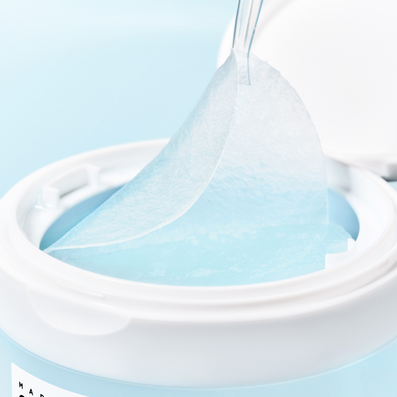 Madagascar Centella Hyalu-Cica Jelly-Fit Ampoule Pad