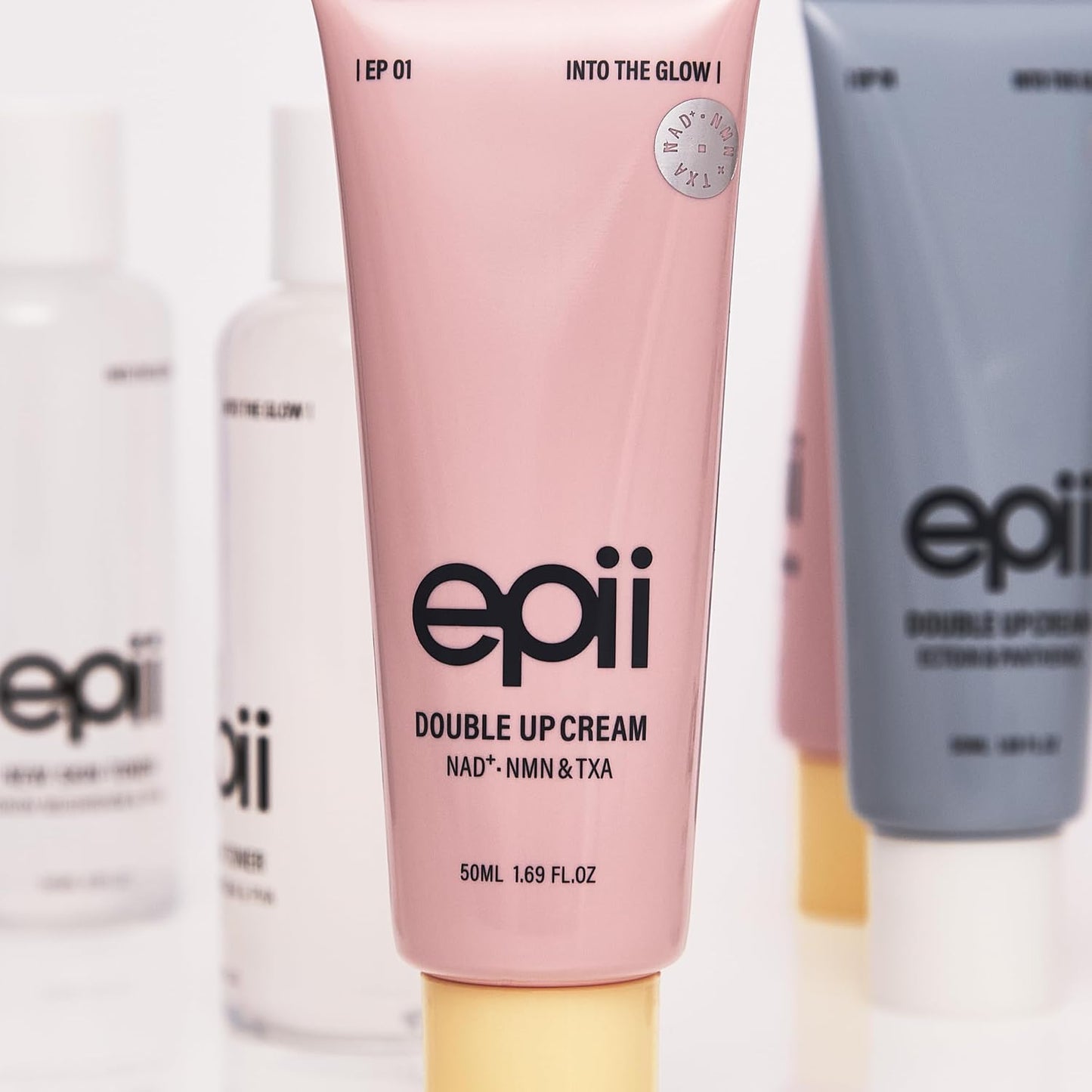 Double Up Cream NAD+ / TXA – Διπλή Κρέμα Προσώπου για Σύσφιξη, Λάμψη & Πανάδες με NAD+, NMN, TXA & 15% Squalane
