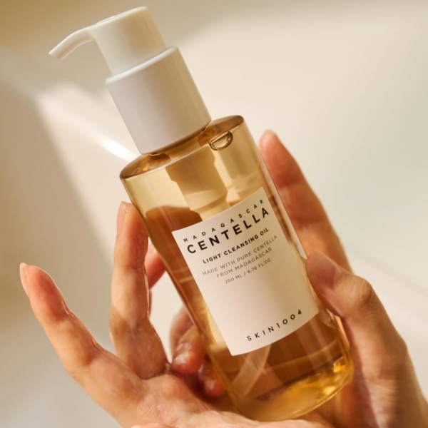 Madagascar Centella Light Cleansing Oil