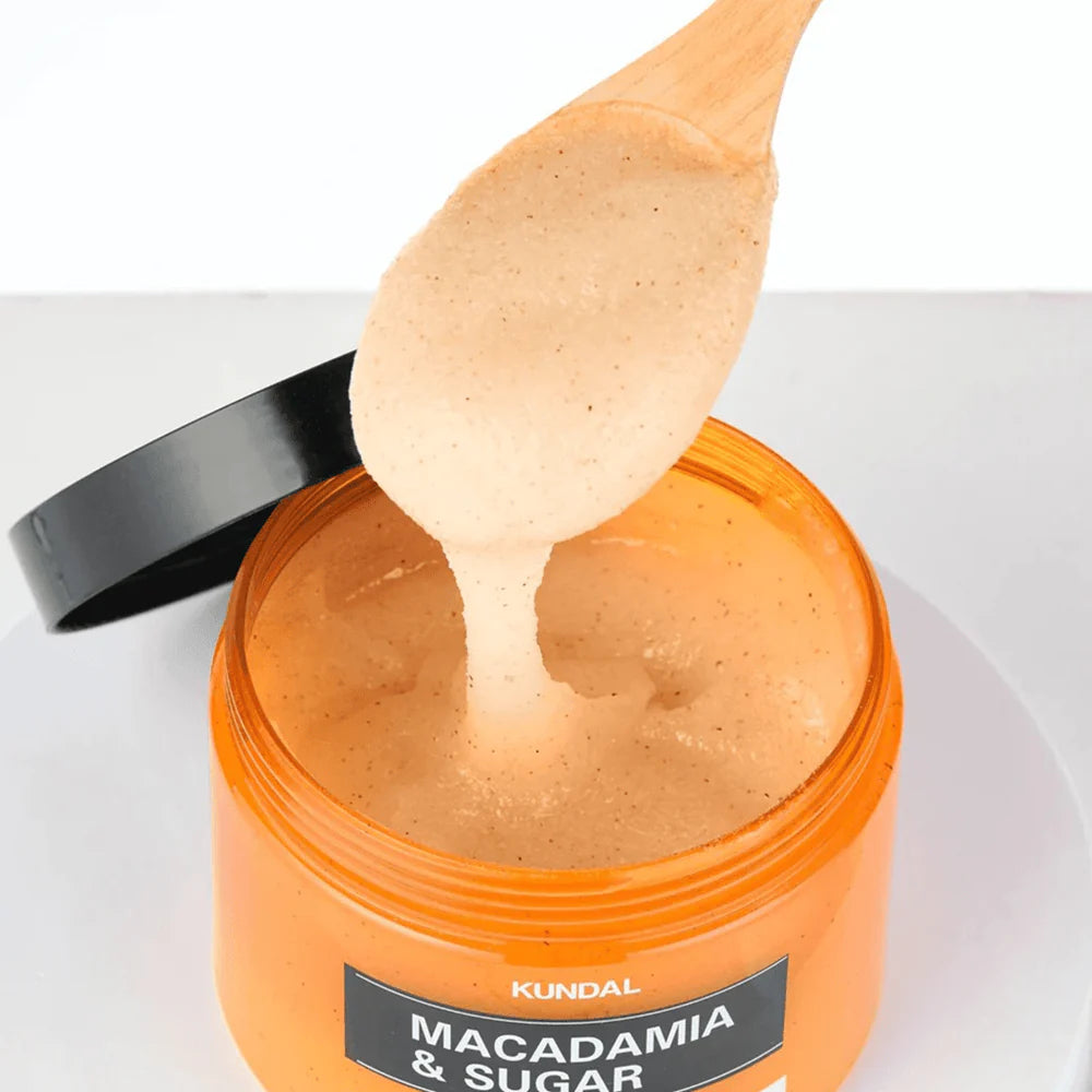Macadamia & Sugar Body Scrub White Musk – Απολεπιστικό Σώματος με Ζάχαρη & Macadamia